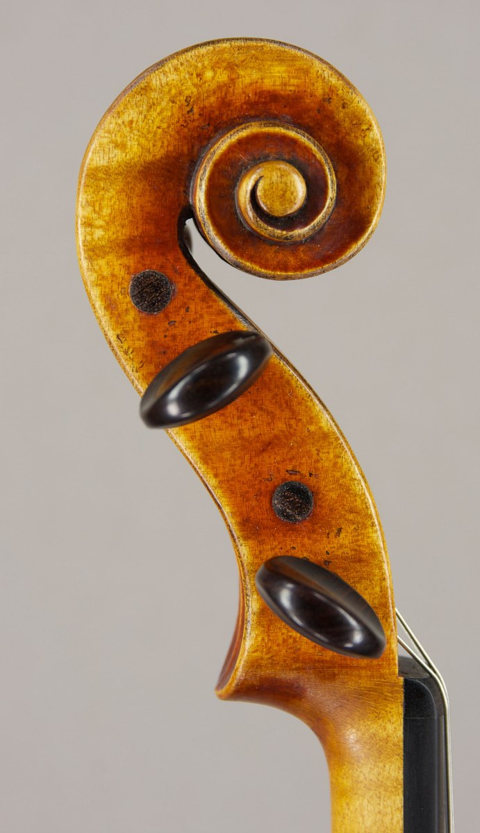 alt=scroll-Hawe-Stradivari