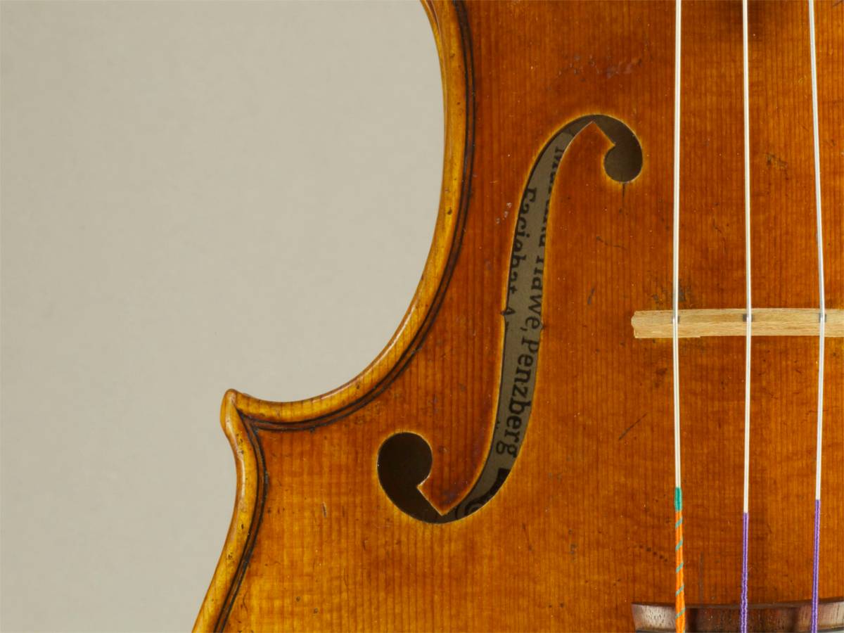 alt=Stradivari-copy-antiqued-fhole