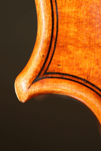 alt=mint-condition-Stradivari-conrner