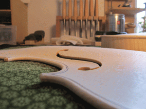 alt=Stradivari-copy-fhole